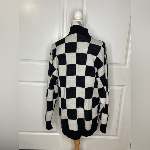 Divided H&M Small Checker Sweater - Picture 5 of 8
